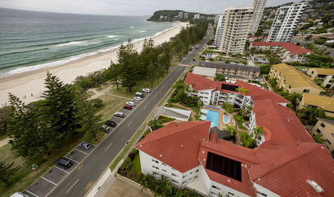 Le Beach Apartments - Accommodation QLD 3