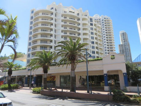 APR Private SUITES MOROC By The Beach - Accommodation QLD 9