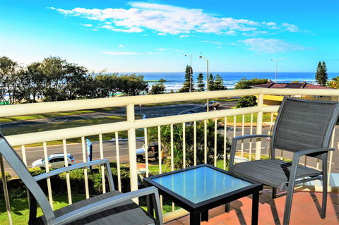 Seacrest Beachfront Apartments Surfers Paradise - Accommodation QLD 36
