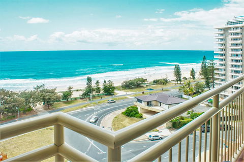 Seacrest Beachfront Apartments Surfers Paradise - Accommodation QLD 11