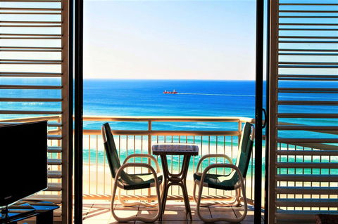 Seacrest Beachfront Apartments Surfers Paradise - Accommodation QLD 29