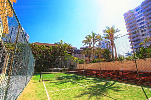 Seacrest Beachfront Apartments Surfers Paradise - Accommodation QLD 16