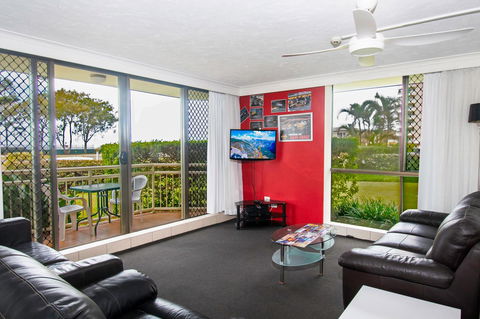 Seacrest Beachfront Apartments Surfers Paradise - Accommodation QLD 9