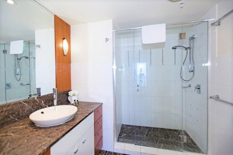 The Towers Of Chevron Renaissance - Holidays Gold Coast - Accommodation QLD 38
