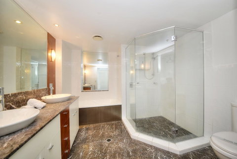 The Towers Of Chevron Renaissance - Holidays Gold Coast - Accommodation QLD 16