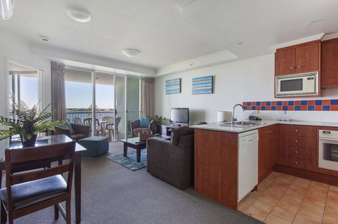 Crystal Bay On The Broadwater - Accommodation QLD 33