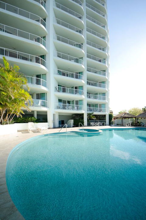 Crystal Bay On The Broadwater - Accommodation QLD 5