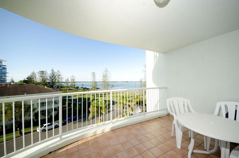 Crystal Bay On The Broadwater - Accommodation QLD 34