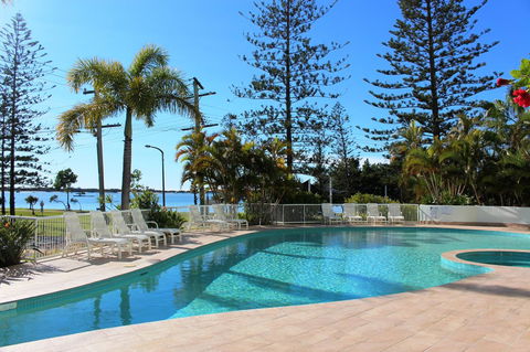 Crystal Bay On The Broadwater - Accommodation QLD 25