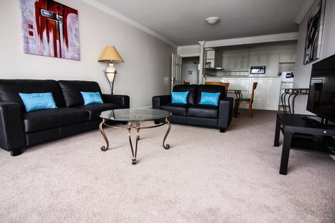 The Phoenician Resort - Accommodation QLD 28