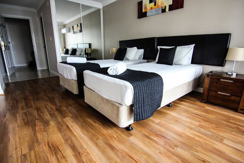 The Phoenician Resort - Accommodation QLD 3