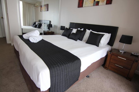 The Phoenician Resort - Accommodation QLD 14