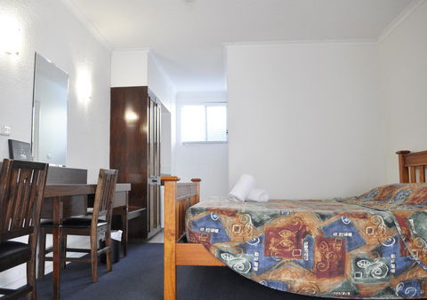Alexandra Park Motor Inn - Accommodation QLD 10