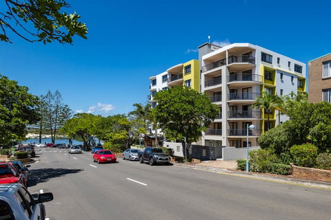 Belaire Place Motel Apartments - Accommodation QLD 11