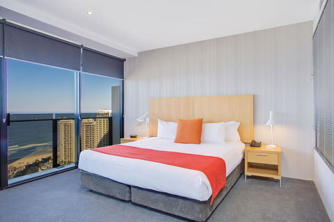 Mantra Circle On Cavill - Accommodation QLD 27