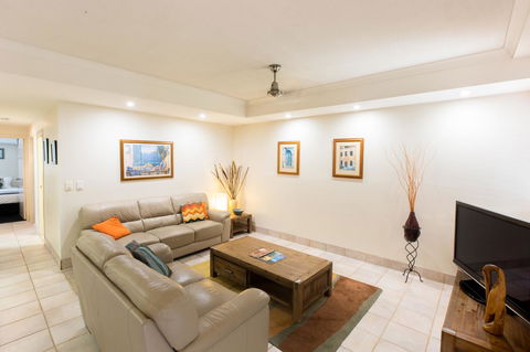 Bermuda Villas - Accommodation QLD 2