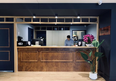 Woodroffe Hotel - Accommodation QLD 2