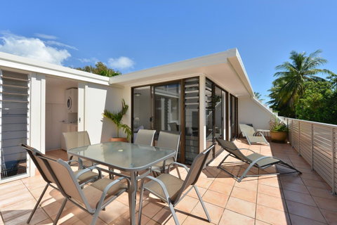 Seascape Holidays - Tropical Reef Apartments - Accommodation QLD 22