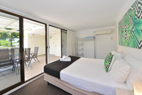 Seascape Holidays - Tropical Reef Apartments - Accommodation QLD 6
