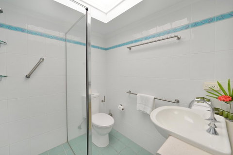 Seascape Holidays - Tropical Reef Apartments - Accommodation QLD 9