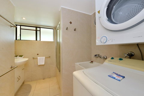 Seascape Holidays - Tropical Reef Apartments - Accommodation QLD 19