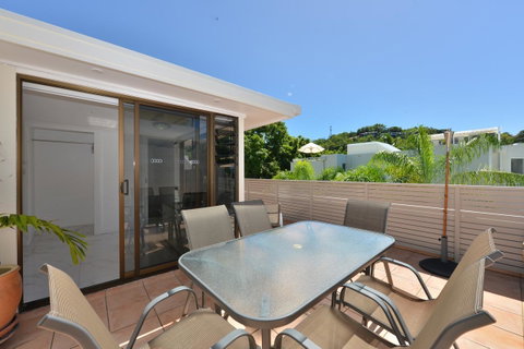 Seascape Holidays - Tropical Reef Apartments - Accommodation QLD 20