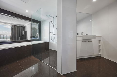Novotel Surfers Paradise - Accommodation QLD 20