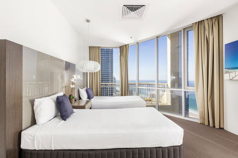 Novotel Surfers Paradise - Accommodation QLD 2