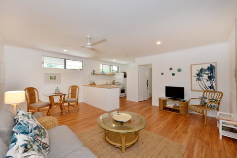 Lychee Tree Holiday Apartments - Accommodation QLD 39