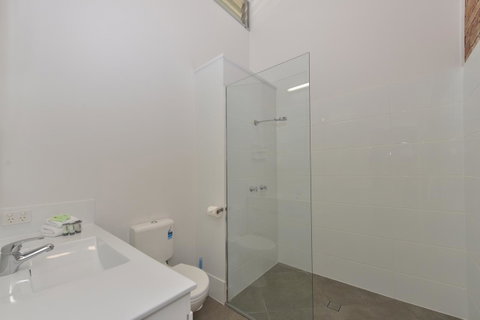 Lychee Tree Holiday Apartments - Accommodation QLD 18