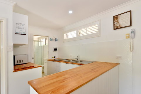 Lychee Tree Holiday Apartments - Accommodation QLD 25