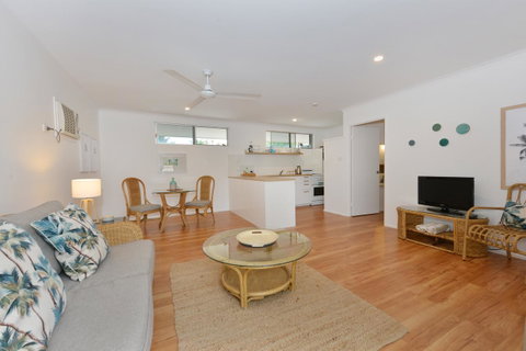 Lychee Tree Holiday Apartments - Accommodation QLD 32