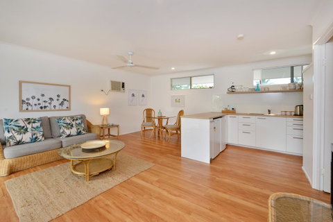 Lychee Tree Holiday Apartments - Accommodation QLD 33