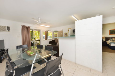 Lychee Tree Holiday Apartments - Accommodation QLD 6