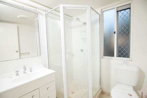 Bay Of Palms - Accommodation QLD 33