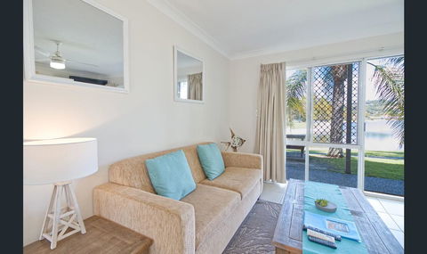 Bay Of Palms - Accommodation QLD 5