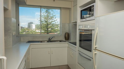 2nd Avenue Beachside Apartments - Accommodation QLD 10