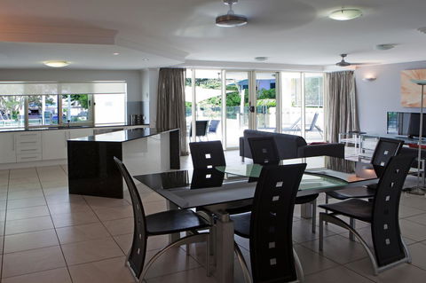 Waters Edge Apartment Cairns - Accommodation QLD 2