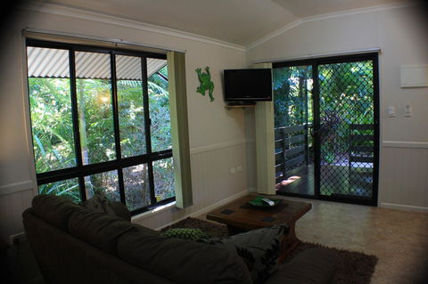 Boutique Bungalows - Accommodation QLD 39