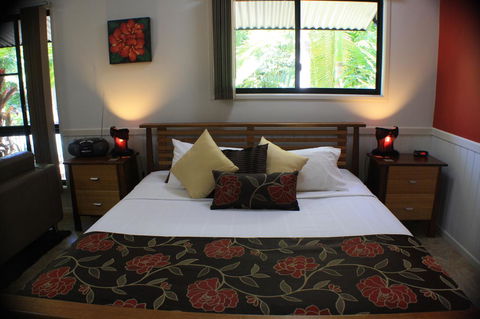 Boutique Bungalows - Accommodation QLD 33