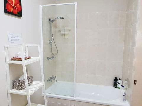 Boutique Bungalows - Accommodation QLD 2