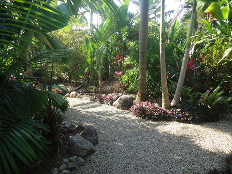 Boutique Bungalows - Accommodation QLD 21