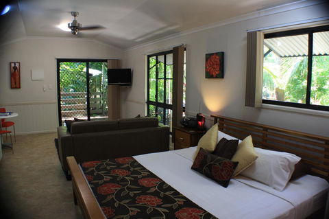Boutique Bungalows - Accommodation QLD 29