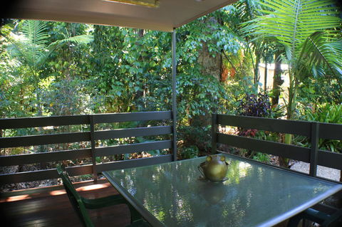 Boutique Bungalows - Accommodation QLD 38