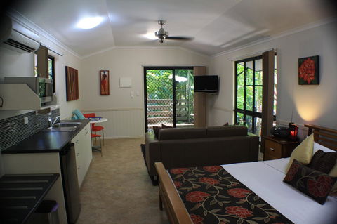 Boutique Bungalows - Accommodation QLD 28
