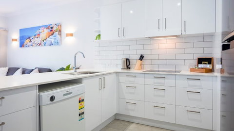 Currumbin Sands On The Beach - Accommodation QLD 22