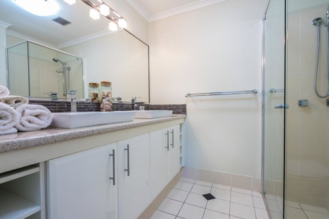 Currumbin Sands On The Beach - Accommodation QLD 34