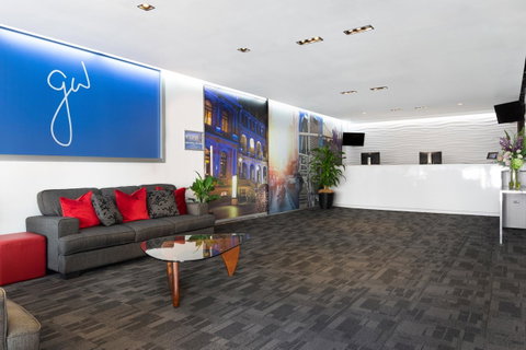 George Williams Hotel - Accommodation QLD 2