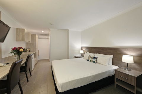 Smart Motels Bert Hinkler - Accommodation QLD 21