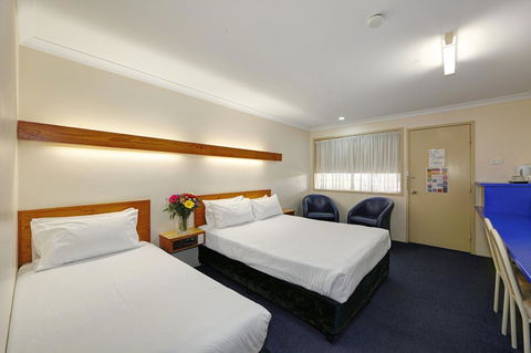 Smart Motels Bert Hinkler - Accommodation QLD 17
